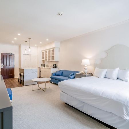 Chateau Renault Egg Harbor City Екстер'єр фото