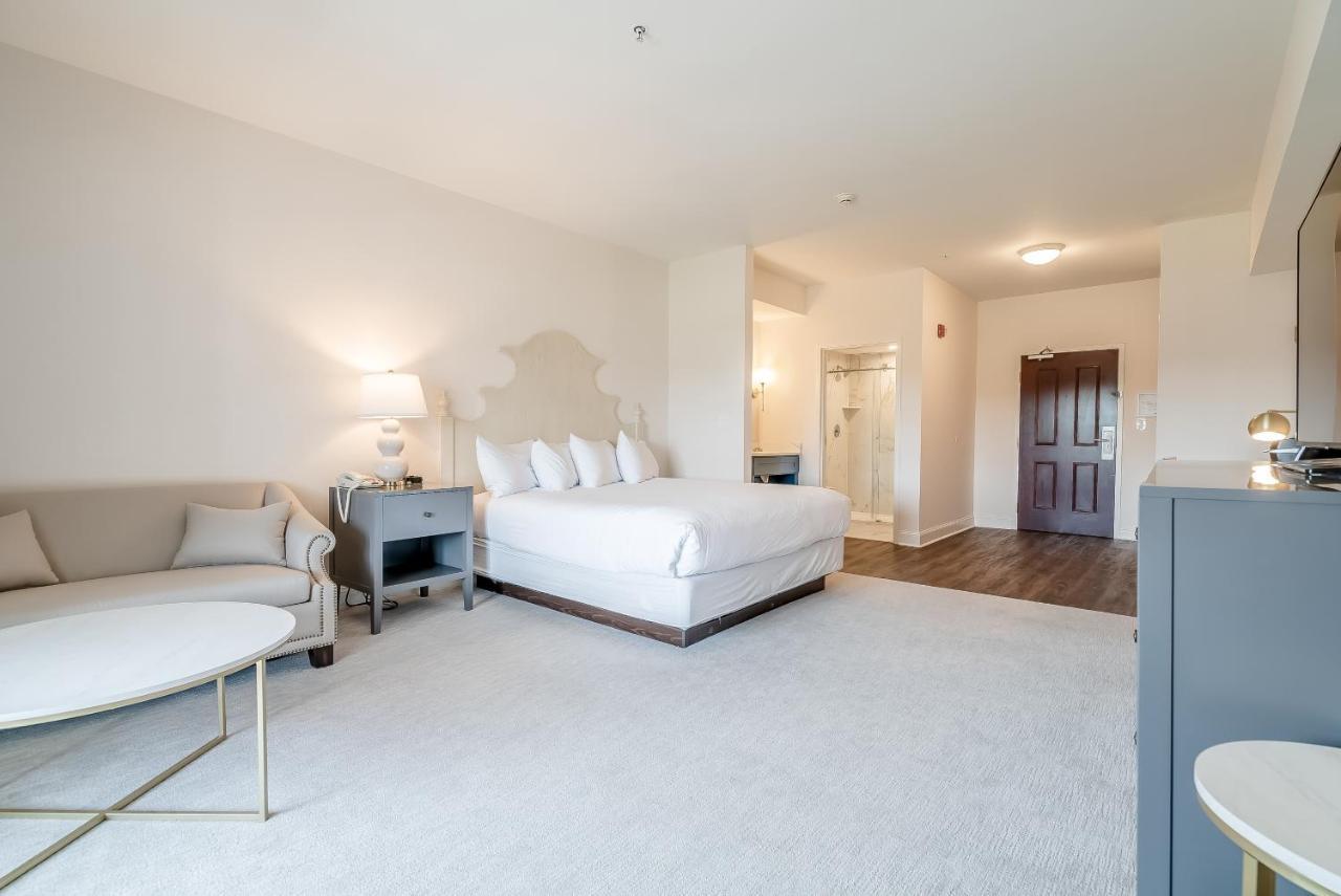 Chateau Renault Egg Harbor City Екстер'єр фото