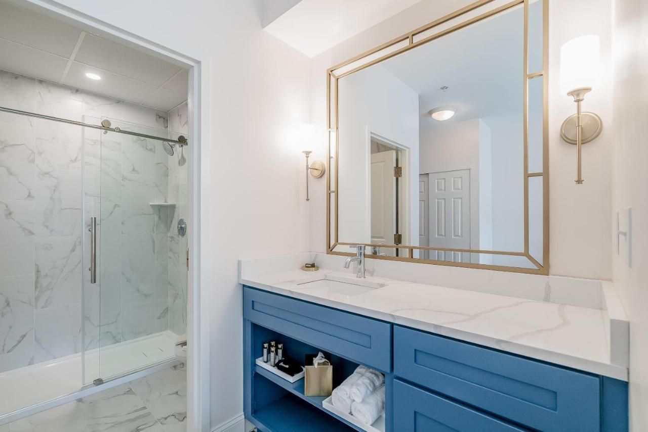 Chateau Renault Egg Harbor City Екстер'єр фото