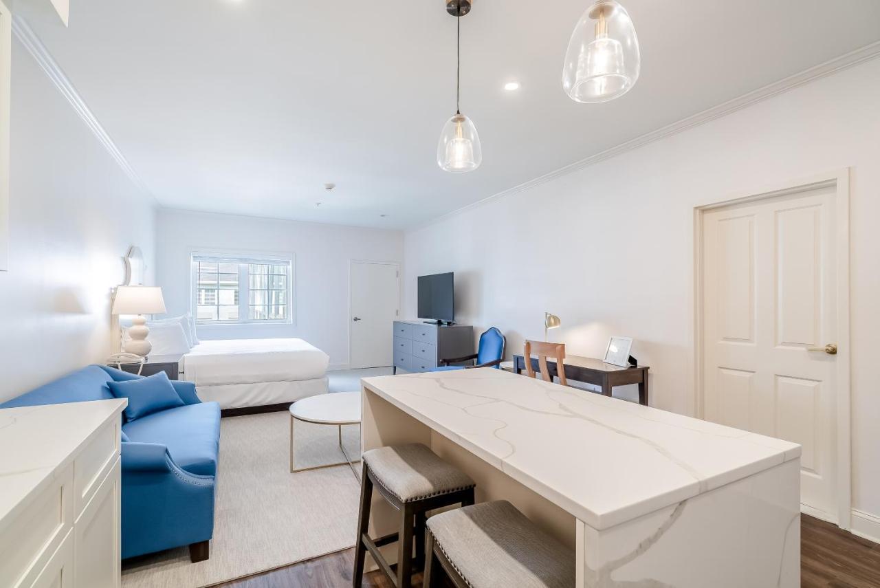 Chateau Renault Egg Harbor City Екстер'єр фото