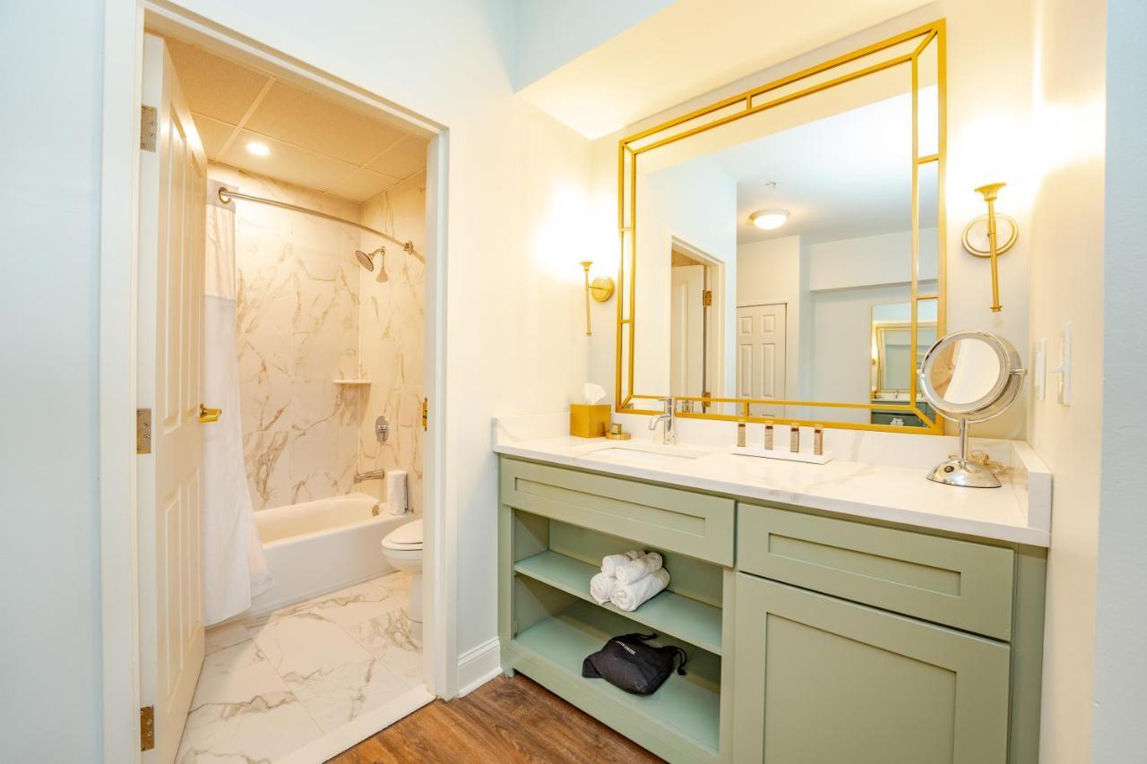 Chateau Renault Egg Harbor City Екстер'єр фото