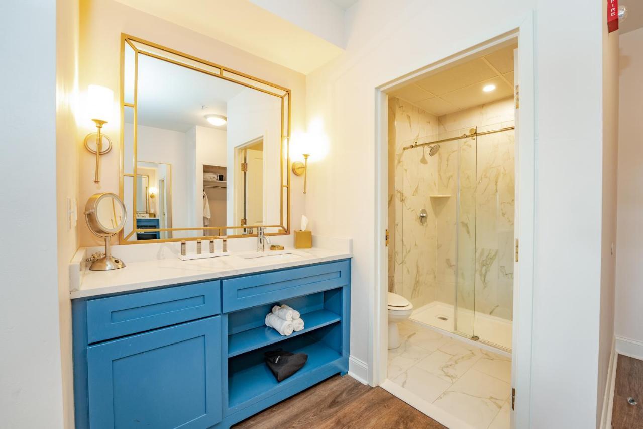 Chateau Renault Egg Harbor City Екстер'єр фото