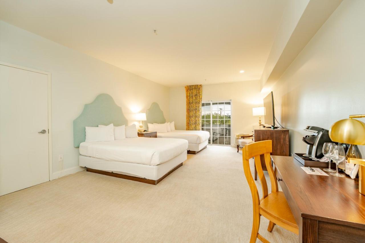 Chateau Renault Egg Harbor City Екстер'єр фото