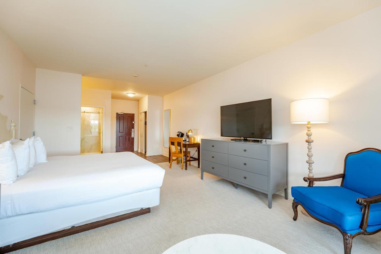 Chateau Renault Egg Harbor City Екстер'єр фото