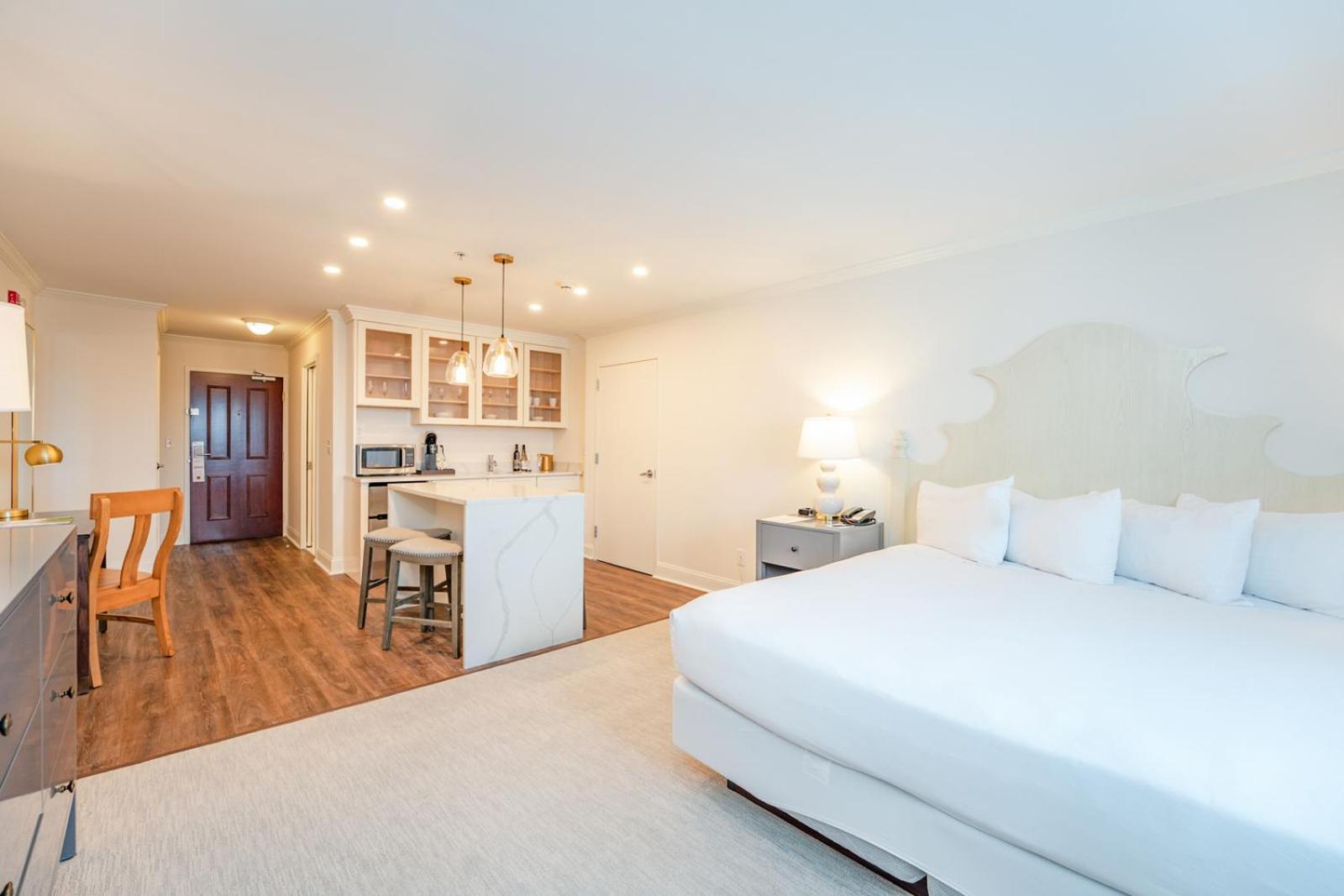 Chateau Renault Egg Harbor City Екстер'єр фото