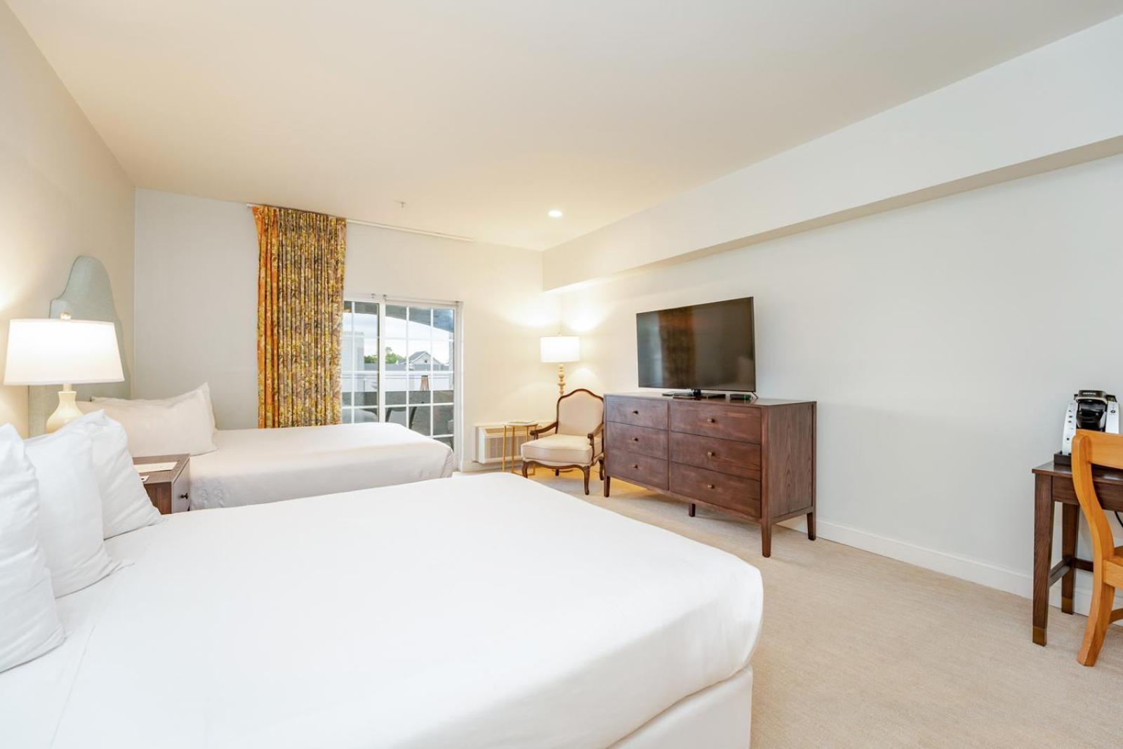 Chateau Renault Egg Harbor City Екстер'єр фото