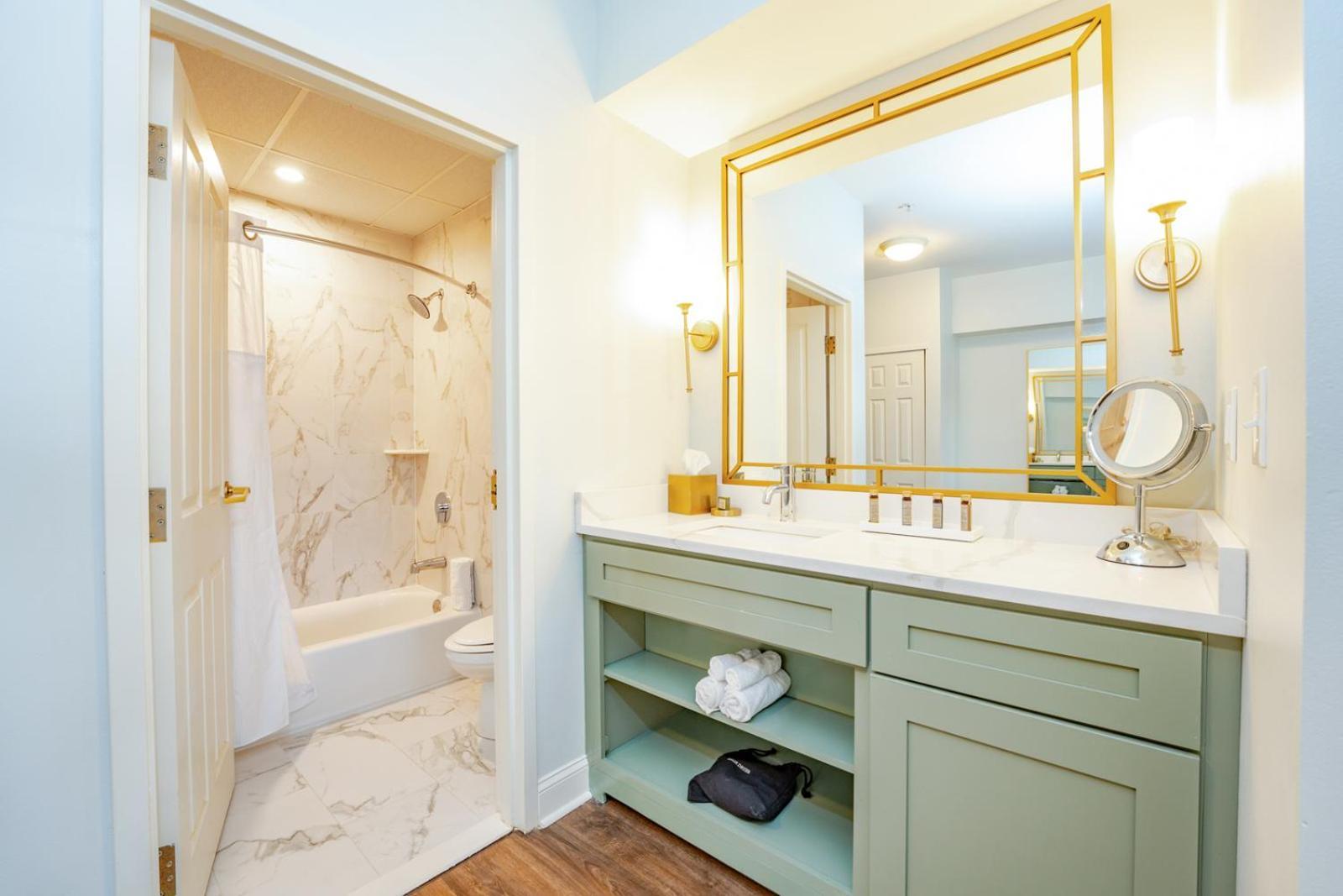 Chateau Renault Egg Harbor City Екстер'єр фото