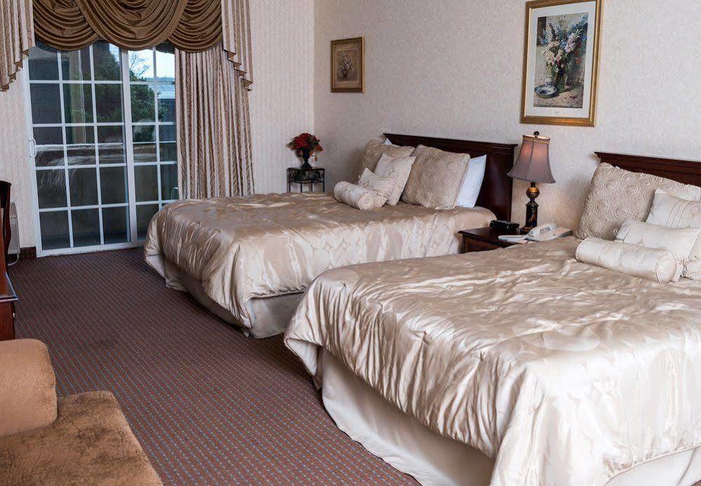 Chateau Renault Egg Harbor City Екстер'єр фото